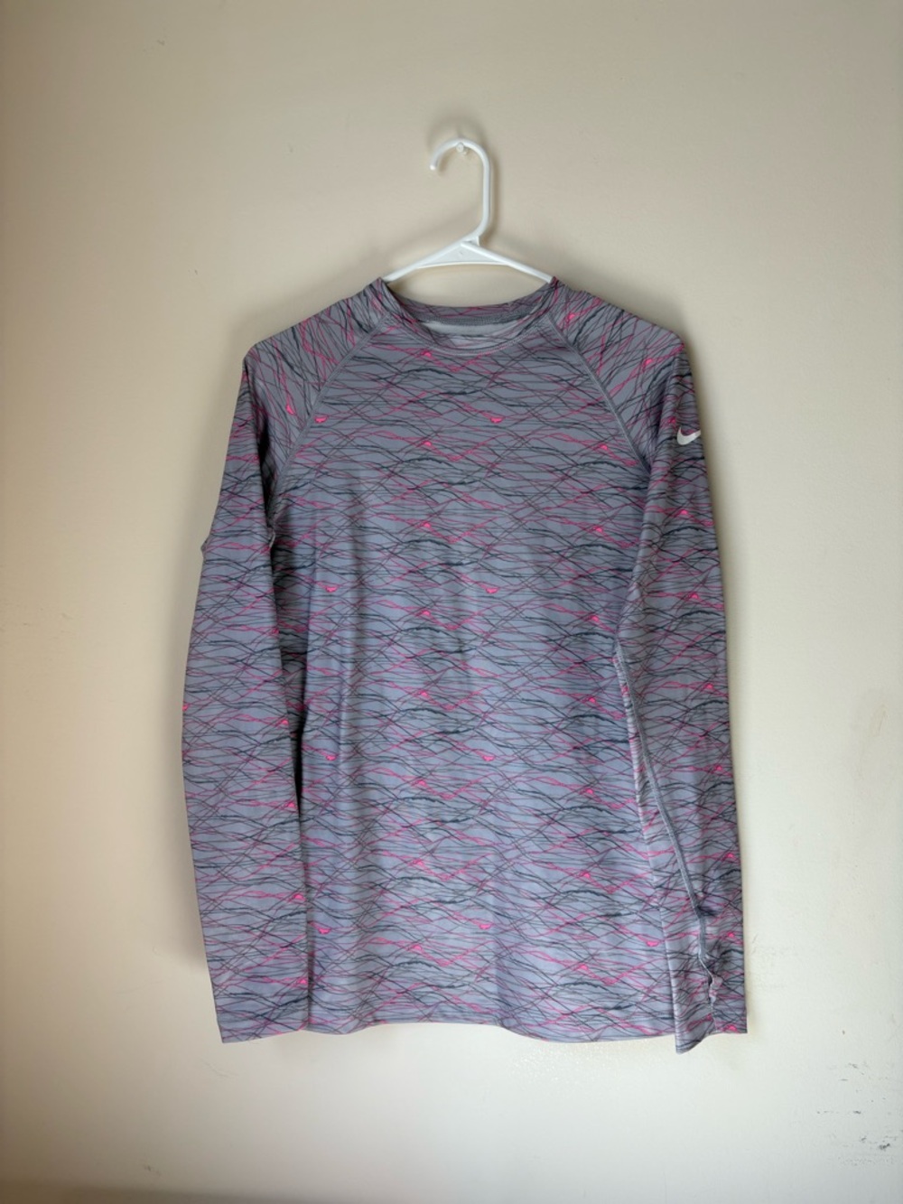 Nike Pro Combat Dri Fit Fleece Lined Athletic Top Women’s Large Gray Pink